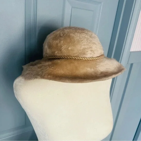 Stix, Baer & Fuller Vintage Women's French Mink Fur Hat - Picture 3 of 6